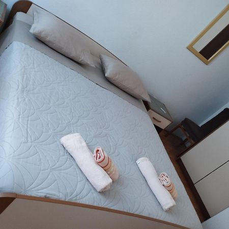 Guest House Gracijana Makarska Ngoại thất bức ảnh