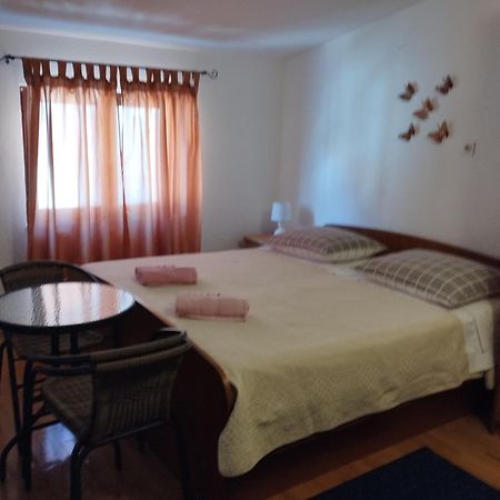 Guest House Gracijana Makarska Ngoại thất bức ảnh